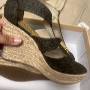 Michael Kors Damita Wedge style 40RDAHS1Q color brown size 7M